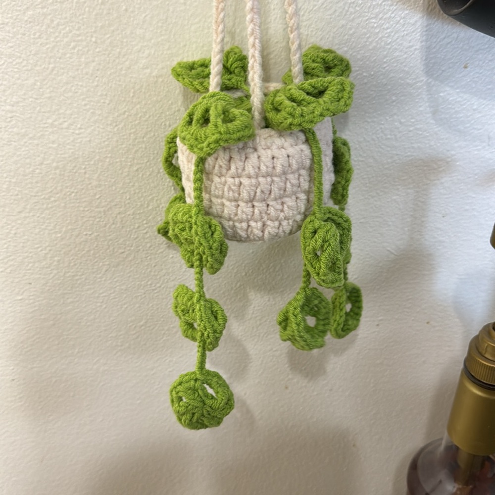 Crocheted plant - Picture 2 of 3